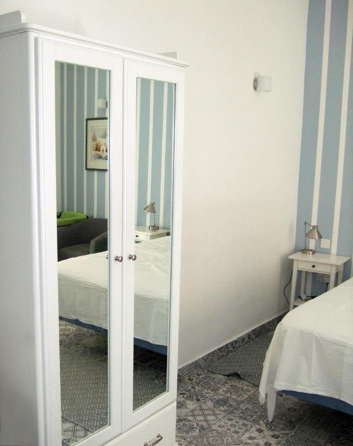 Door Eight Apartman Floriana Kültér fotó